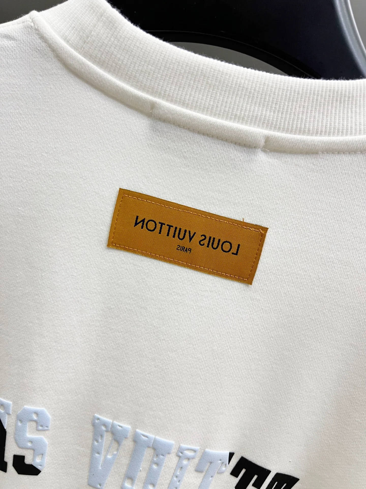 🅿️260 1v Louis* 2025 autumn and winter new style Customized double yarn fabric round neck long-sleeved sweatshirt Classic letter foam technology + three-dimensional silicone design High-end version! The same loose version for men and women S M L XL XXL five sizes color black white